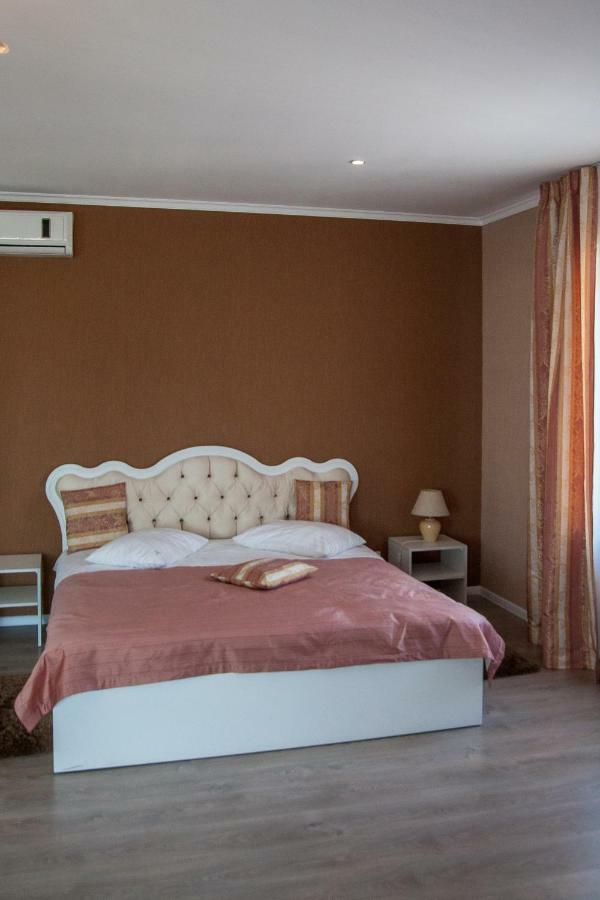 Sovskiye Prudy Hotel Kiev Extérieur photo